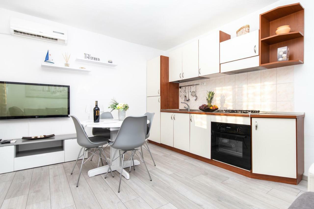 Apartman Topic Lejlighed Kaštela Eksteriør billede