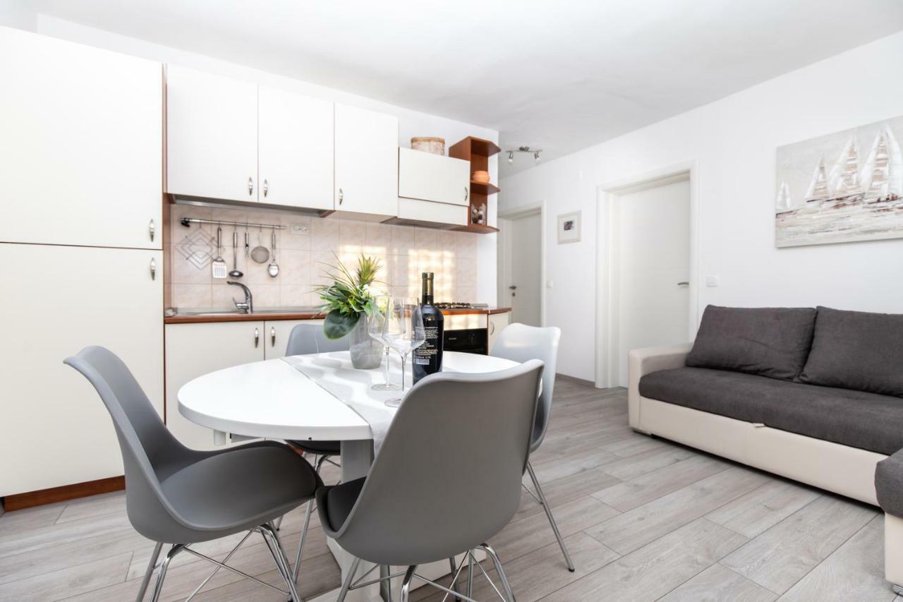 Apartman Topic Lejlighed Kaštela Eksteriør billede